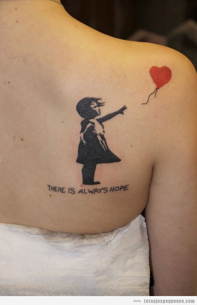 Ideas tatuajes pequeños y originales, graffiti Banksy niña con globo