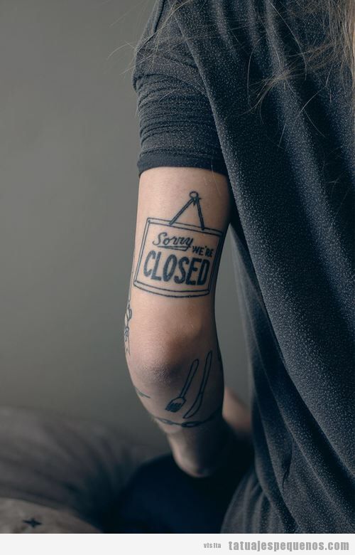 Tatuaje original y pequeño para chicos Sorry we're closed