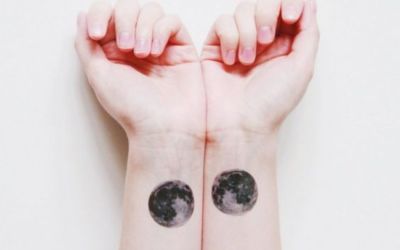 Tatuajes pequeños de luna llena para hombre y mujer #superluna