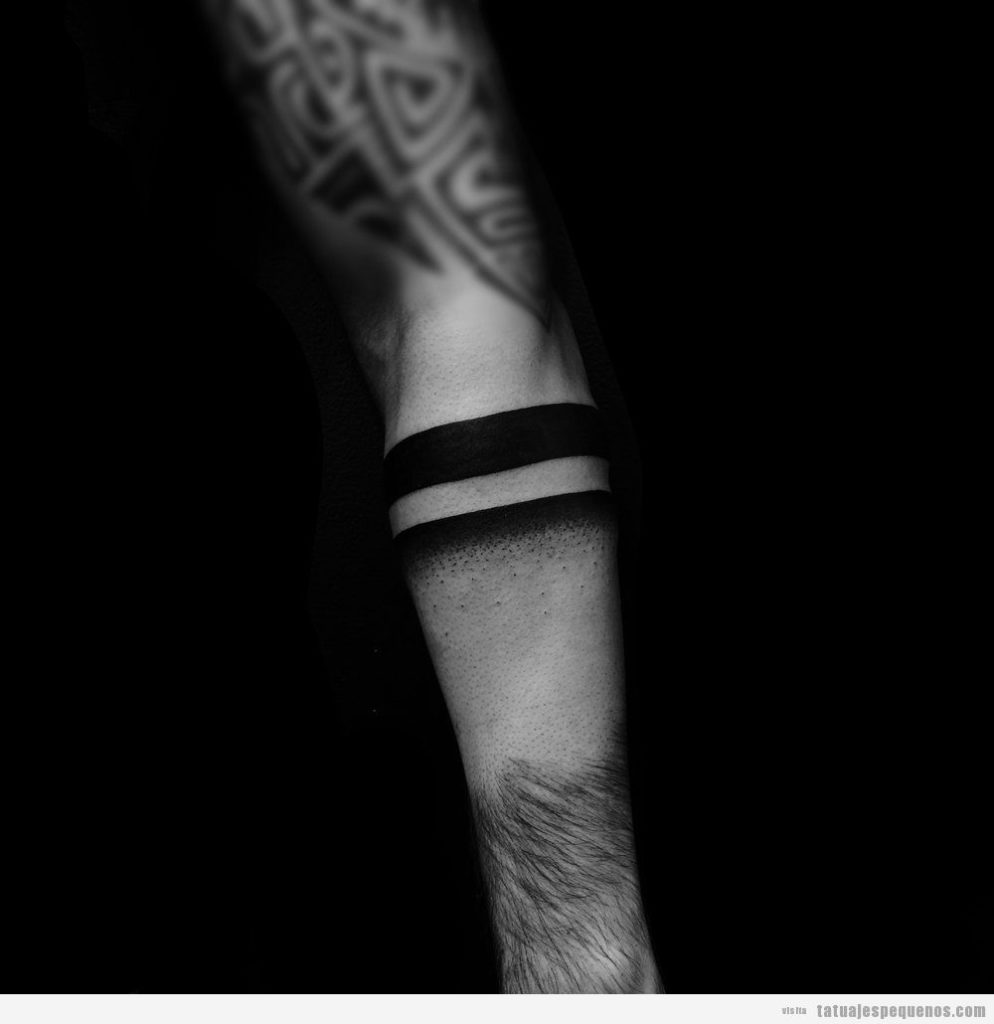 Tatuajes minimalistas Kevin Bang Bang Forever NY para hombres