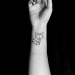 Tatuajes minimalistas geométricos Kevin Bang Bang Forever NY