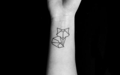 Tatuajes minimalistas y pequeños de tatuador Kevin del estudio Bang Bang Forever de NY
