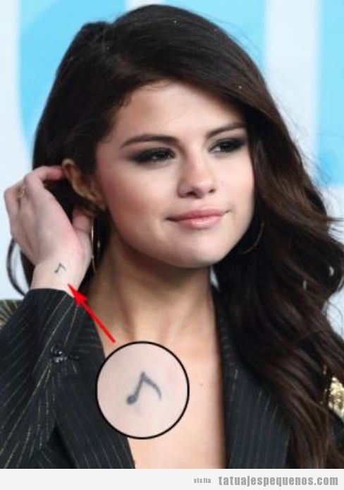 Tatuaje pequeño Selena Gómez 2