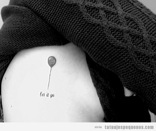 Tatuajes pequeños globo para mujer y hombre en espalda y costado 3