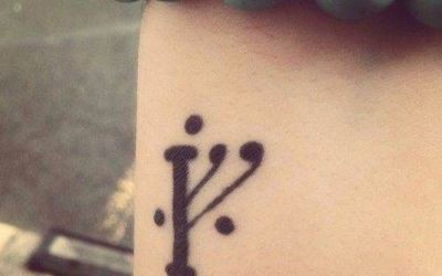 Tatuajes pequeños con significado: símbolos y palabras con grandes mensajes