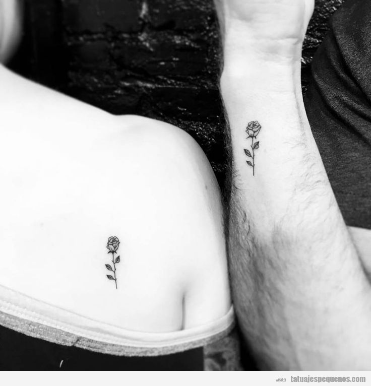 Tatuajes pequeños para parejas, flor