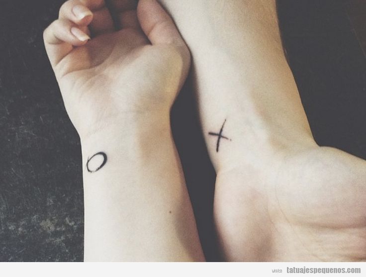 Tatuajes pequeños para parejas frikis