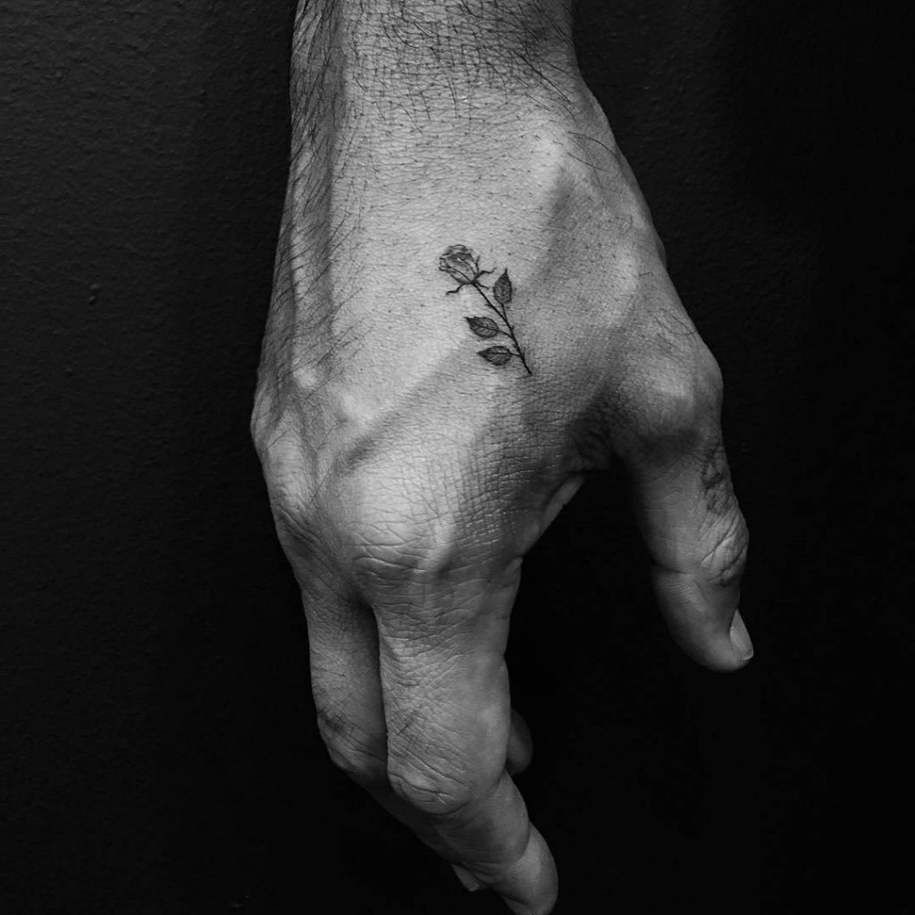 Tatuaje pequeño original hombre 12