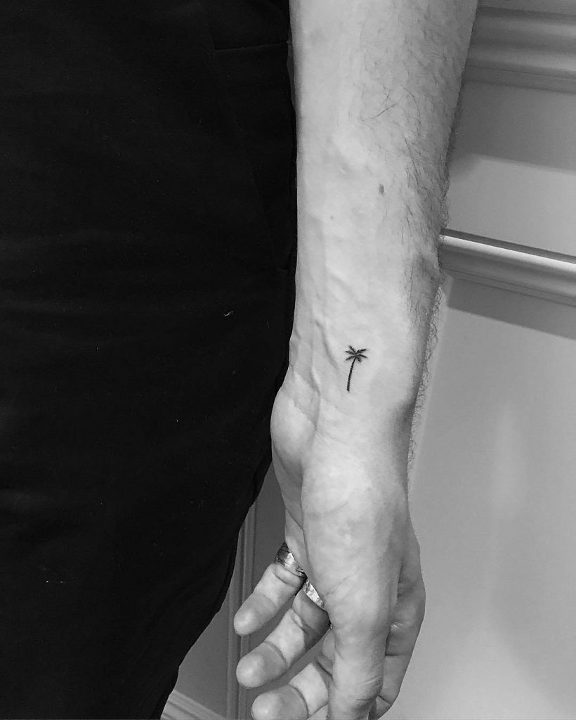 Tatuaje pequeño original hombre 14