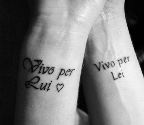 Tatuajes pequeños con frases de amor 13