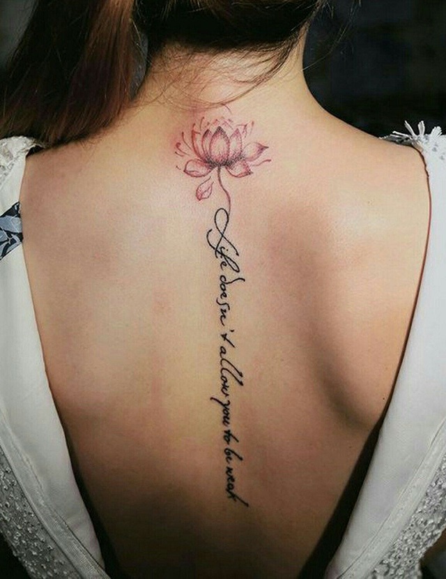 Tatuaje en la espalda al aire 4