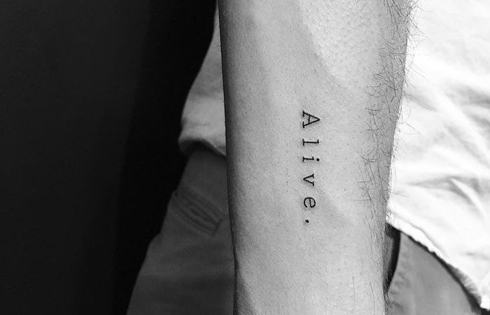 Tatuajes pequeños hombre 2019 palabras