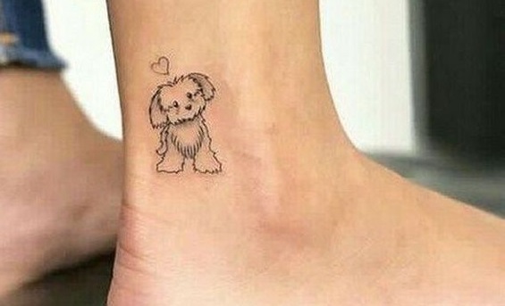 Tatuaje pequeño perro bonito